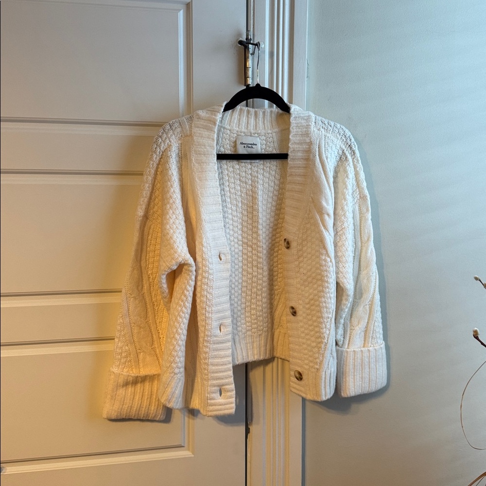 Abercrombie & Fitch Cardigan NWOT